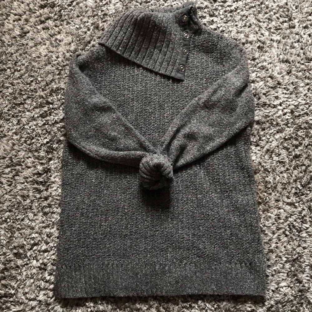 Cozy  Denver Hayes sweater